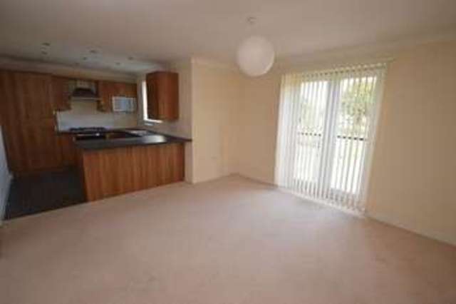  Image of 2 Bedroom Flat to rent at Twivey Court  Castleford, WF10 5FD