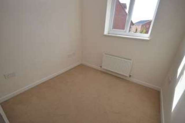  Image of 2 Bedroom Flat to rent at Twivey Court  Castleford, WF10 5FD