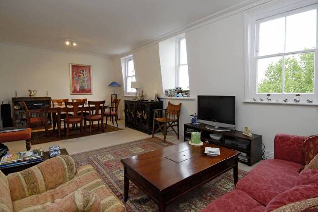  Image of 3 Bedroom Flat to rent at Vicarage Gate  London, W8 4AG