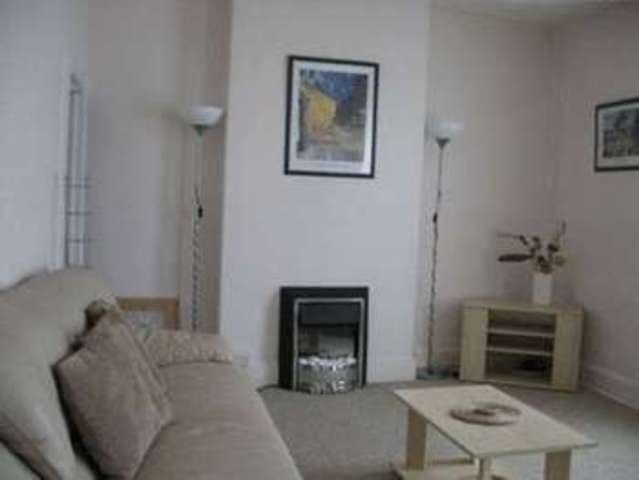  Image of 2 Bedroom Flat to rent at E17  Walthamstow, E17 9JW