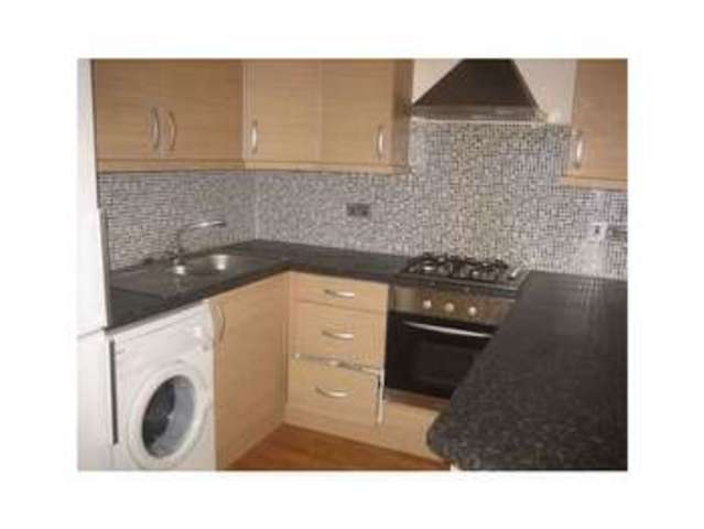  Image of 2 Bedroom Flat to rent at E17  Walthamstow, E17 9JW