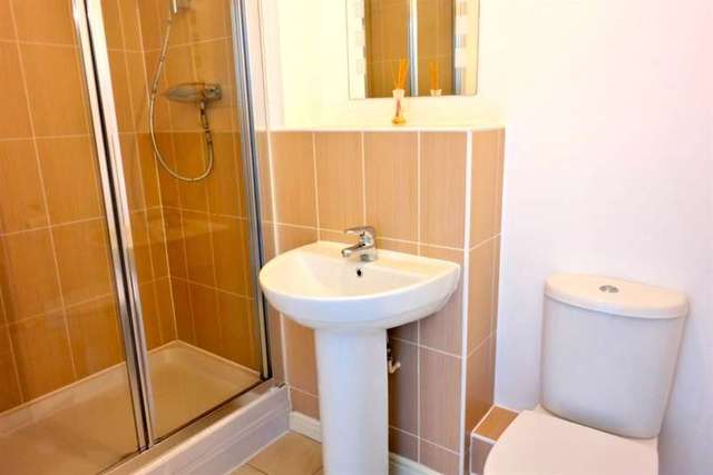  Image of 4 Bedroom Semi-Detached to rent at Winnersh Wokingham Winnersh, RG41 1AD