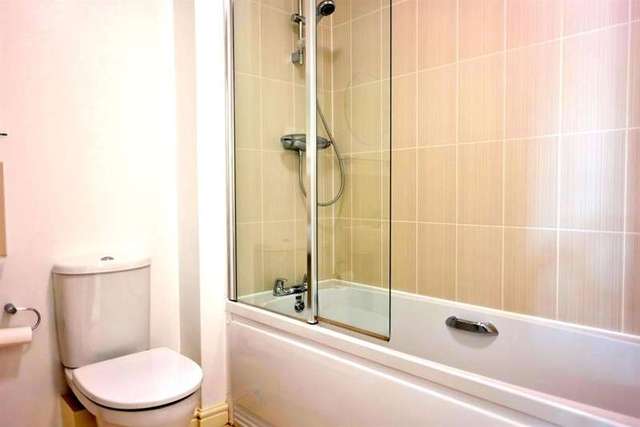  Image of 4 Bedroom Semi-Detached to rent at Winnersh Wokingham Winnersh, RG41 1AD