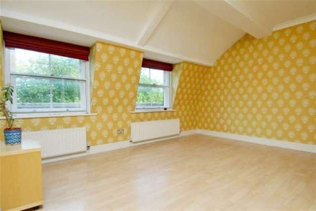  Image of 3 Bedroom Flat to rent at London, W2 6QA