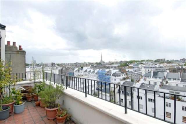  Image of 3 Bedroom Flat to rent at London, W2 6QA