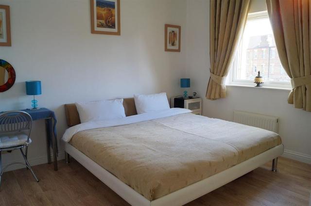 Image of 2 Bedroom Flat for sale at Isleworth Middlesex Isleworth, TW7 6TH