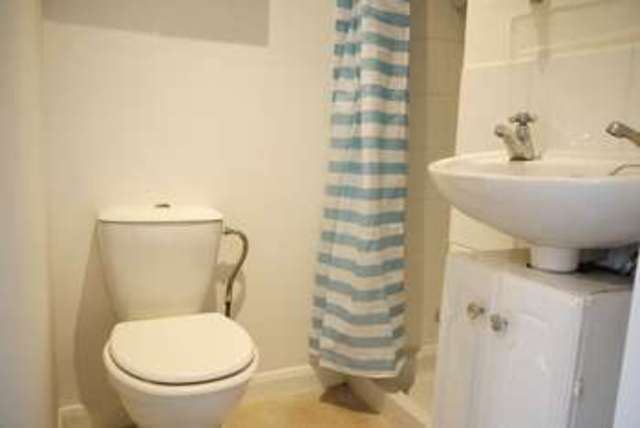  Image of 2 Bedroom Semi-Detached for sale at Glen Road Woolston Southampton, SO19 9EJ
