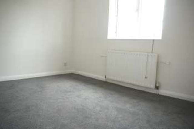  Image of 2 Bedroom Semi-Detached for sale at Glen Road Woolston Southampton, SO19 9EJ