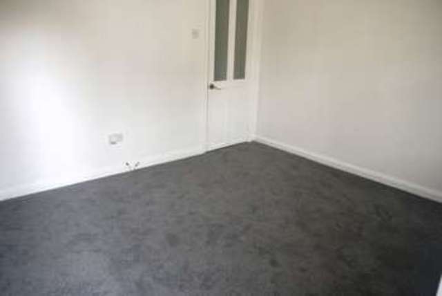  Image of 2 Bedroom Semi-Detached for sale at Glen Road Woolston Southampton, SO19 9EJ