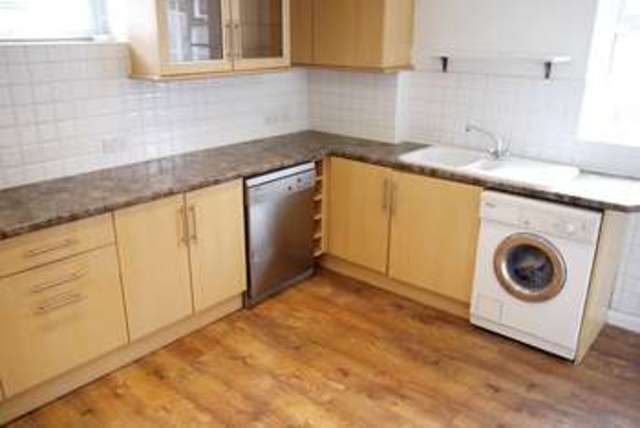  Image of 2 Bedroom Semi-Detached for sale at Glen Road Woolston Southampton, SO19 9EJ