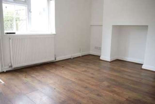  Image of 2 Bedroom Semi-Detached for sale at Glen Road Woolston Southampton, SO19 9EJ