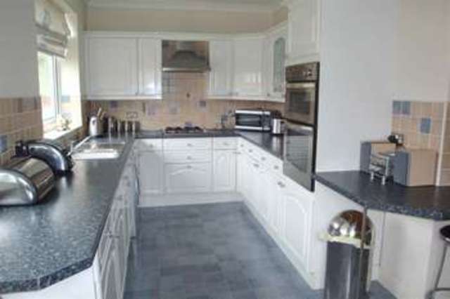  Image of 4 Bedroom Property for sale at Beech Avenue ROTHERHAM ROTHERHAM, S62 5HH