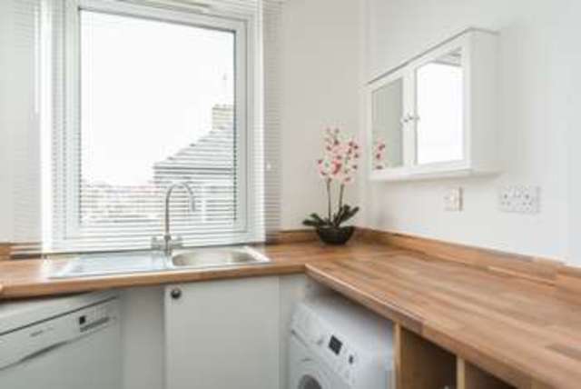  Image of 4 Bedroom Detached for sale at Sighthill Place  Edinburgh, EH11 4PF
