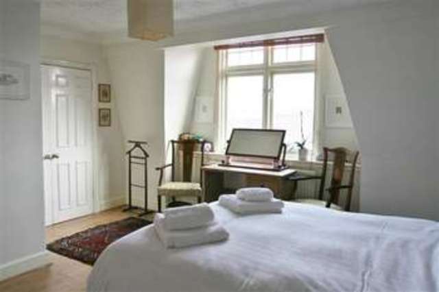  Image of 2 Bedroom Flat for sale at Brixton, SW2 5SG