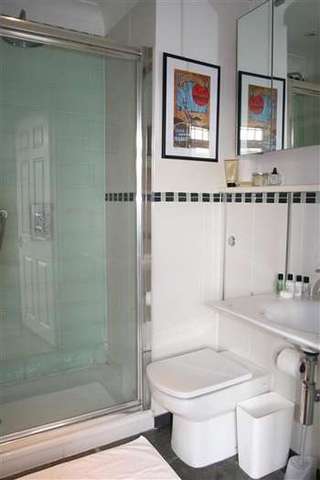  Image of 2 Bedroom Flat for sale at Brixton, SW2 5SG