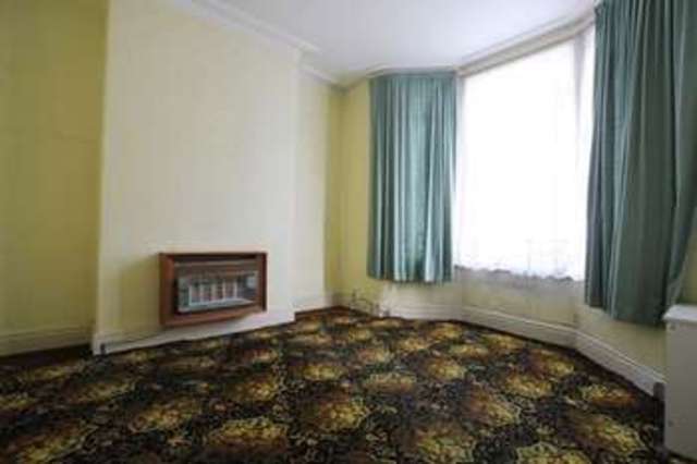  Image of 3 Bedroom Terraced for sale at Alverstone Road  Liverpool, L18 1HD