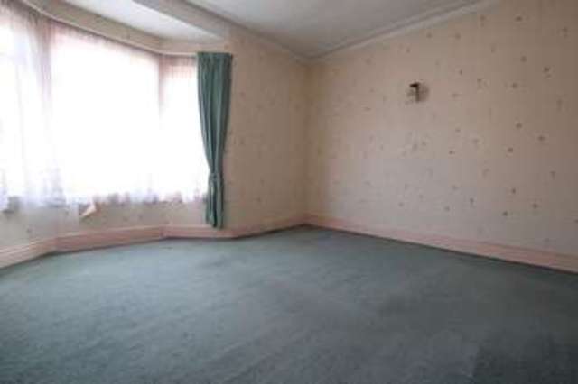  Image of 3 Bedroom Terraced for sale at Alverstone Road  Liverpool, L18 1HD