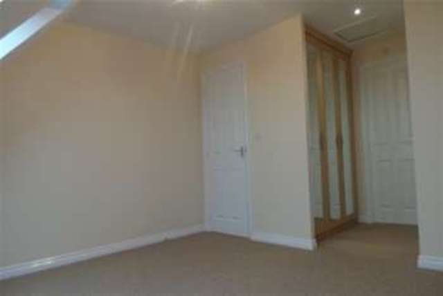  Image of 3 Bedroom Terraced to rent at Coventry, CV3 1PE