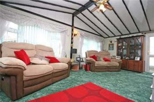  Image of 2 Bedroom Bungalow for sale at Meadowlands Addlestone Addlestone, KT15 2QZ