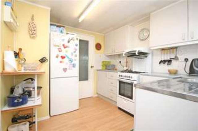  Image of 2 Bedroom Bungalow for sale at Meadowlands Addlestone Addlestone, KT15 2QZ