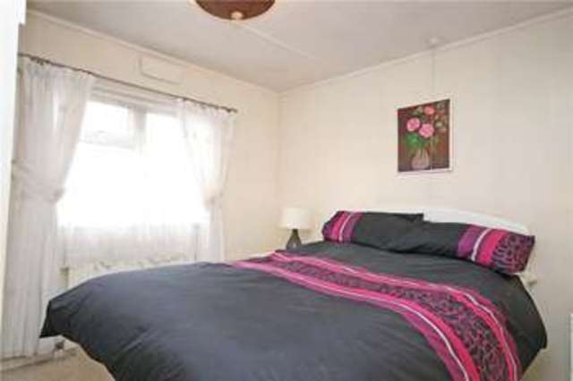  Image of 2 Bedroom Bungalow for sale at Meadowlands Addlestone Addlestone, KT15 2QZ