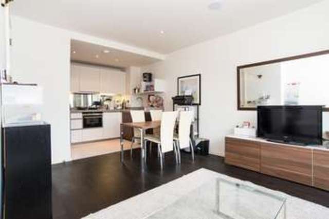  Image of 1 Bedroom Flat for sale at South Boulevard  Canary Wharf, E14 9EY