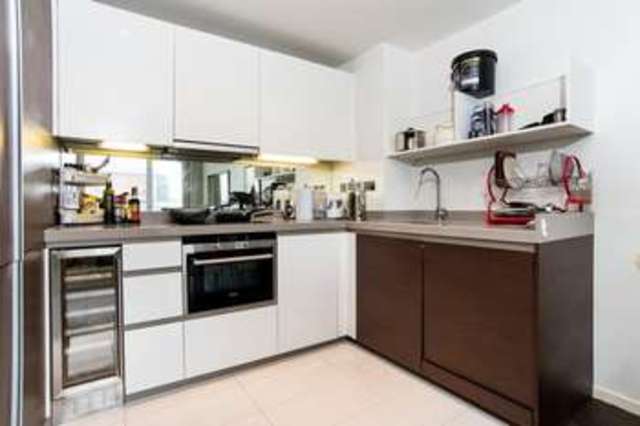  Image of 1 Bedroom Flat for sale at South Boulevard  Canary Wharf, E14 9EY