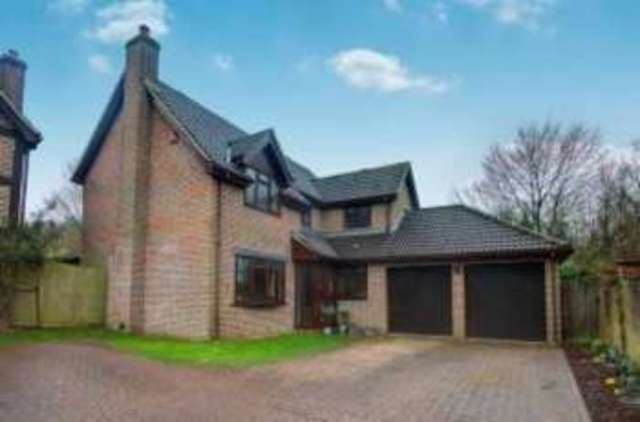  Image of 4 Bedroom Detached for sale at Basingstoke Hampshire Kempshott, RG22 4TR