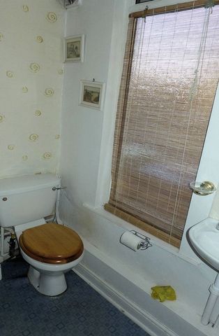  Image of 5 Bedroom Semi-Detached for sale at Bent Lane  Prestwich, M25 1DL