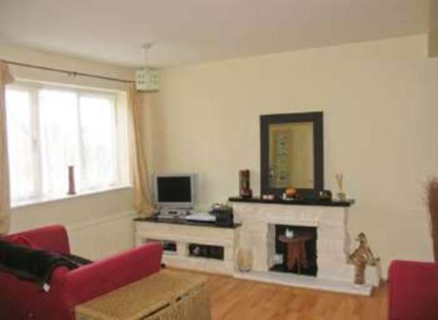  Image of 2 Bedroom Terraced to rent at Bloomsbury Way Blackwater CAMBERLEY, GU17 9JG