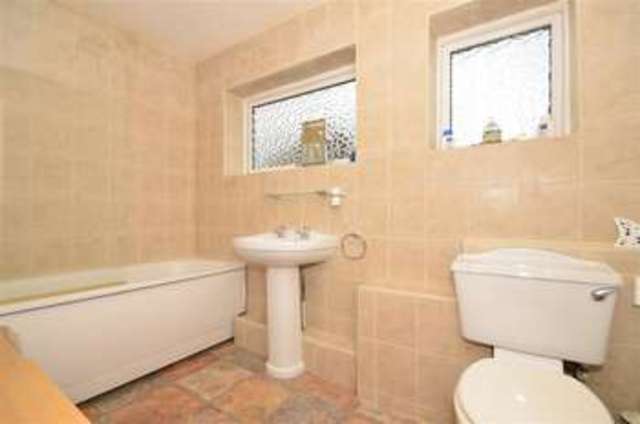  Image of 3 Bedroom End of Terrace for sale at Furnace Green Crawley Crawley, RH10 6LB