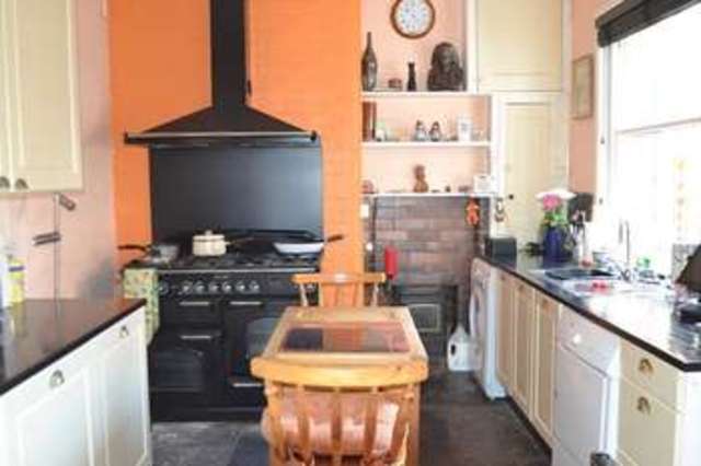  Image of 3 Bedroom Detached for sale at Bridport, DT6 3DN