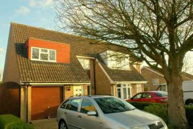  Image of 3 Bedroom Semi-Detached for sale at Buckingham, MK18 1TX