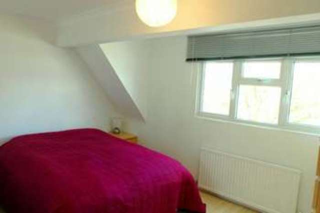  Image of 3 Bedroom Semi-Detached for sale at Buckingham, MK18 1TX