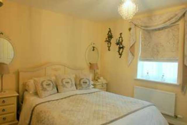 Image of 4 Bedroom Detached for sale at Calvert Green, MK18 2FS