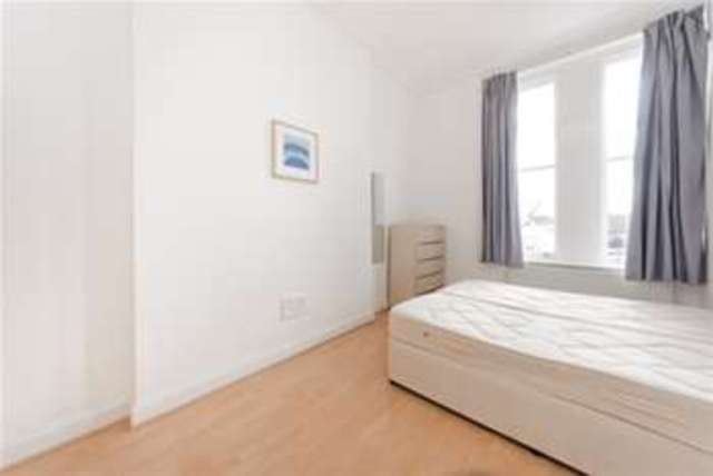  Image of 2 Bedroom Flat to rent at London, W10 5UB