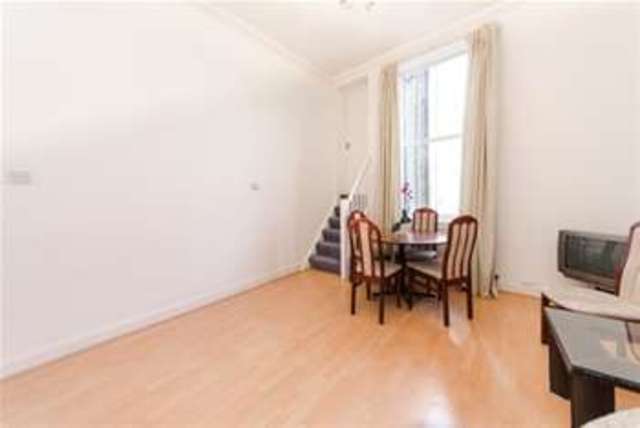  Image of 2 Bedroom Flat to rent at London, W10 5UB