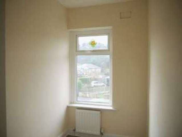  Image of Property to rent at Carr Bottom Avenue  Bradford, BD5 9BE