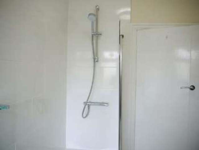  Image of Property to rent at Carr Bottom Avenue  Bradford, BD5 9BE