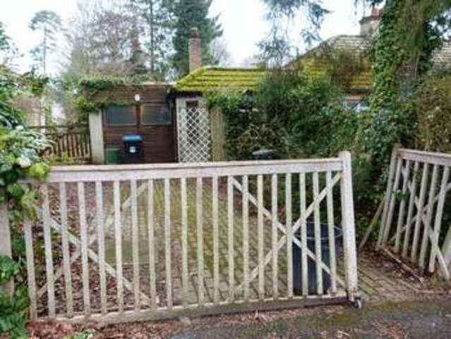 Image of 2 Bedroom Detached for sale at Heathway Chaldon Caterham, CR3 5DL