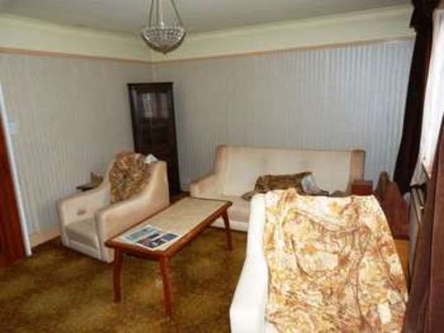  Image of 2 Bedroom Detached for sale at Heathway Chaldon Caterham, CR3 5DL