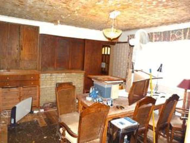  Image of 2 Bedroom Detached for sale at Heathway Chaldon Caterham, CR3 5DL