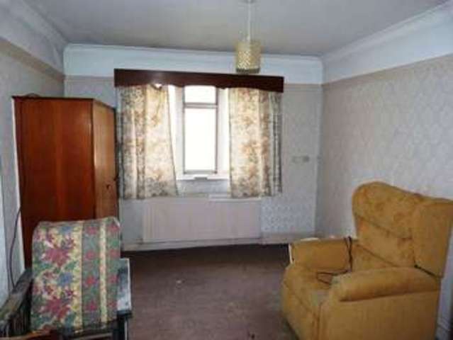  Image of 2 Bedroom Detached for sale at Heathway Chaldon Caterham, CR3 5DL