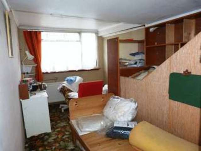  Image of 2 Bedroom Detached for sale at Heathway Chaldon Caterham, CR3 5DL