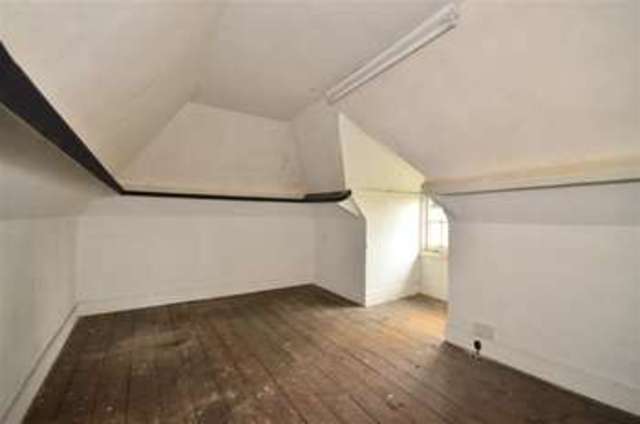  Image of 4 Bedroom Apartment for sale at Totland Bay Isle of Wight Totland Bay, PO39 0ET