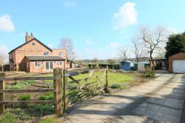  Image of 3 Bedroom Semi-Detached for sale at Church Minshull Nantwich, CW5 6DX