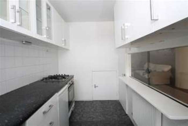 Image of 3 Bedroom Detached to rent at London, SE3 7PZ