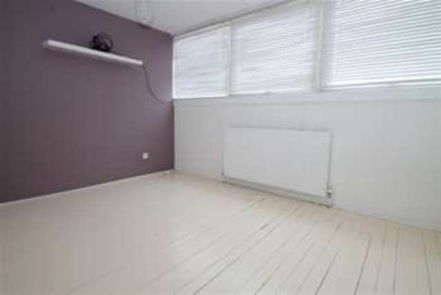  Image of 3 Bedroom Detached to rent at London, SE3 7PZ