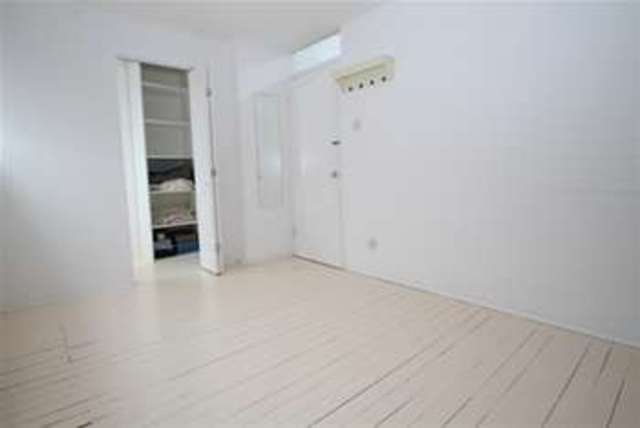  Image of 3 Bedroom Detached to rent at London, SE3 7PZ