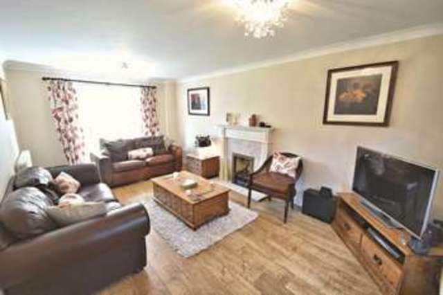  Image of 3 Bedroom Detached for sale at Dart Drive  Didcot, OX11 7XS